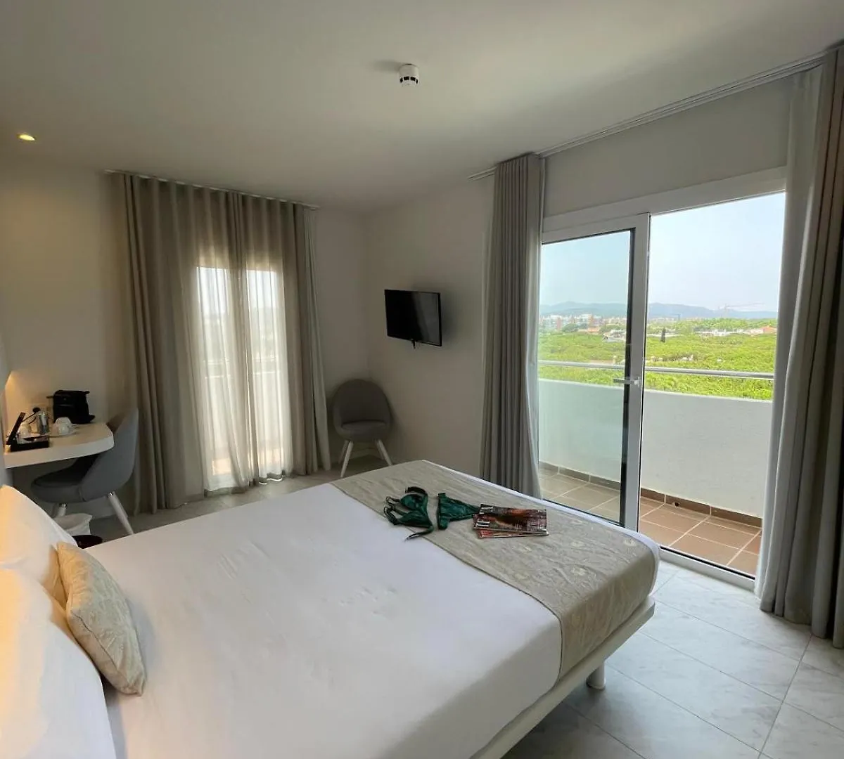 Hotel Aromar بلاتجا ذارو 4*,  إسبانيا